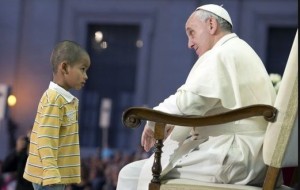 pope-francis-and-the-little-boy-521x330